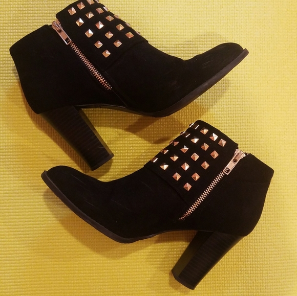 ⚠️3 For 30!! Studded Booties - Picture 2 of 6